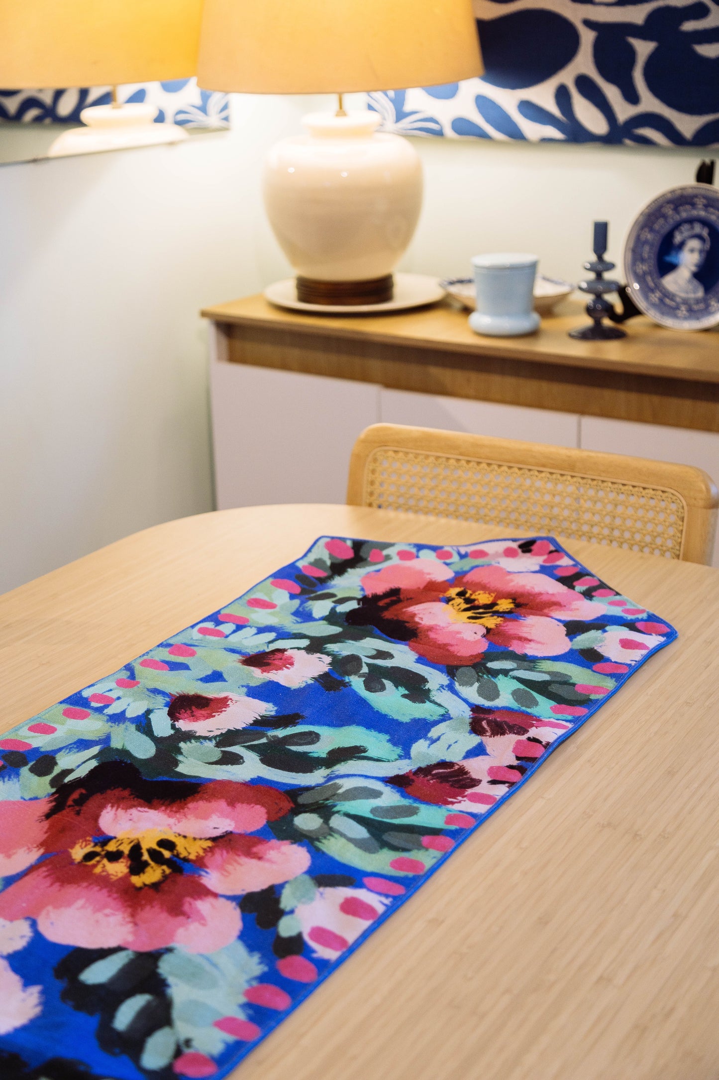 PRESALE TABLE RUNNER ROSES
