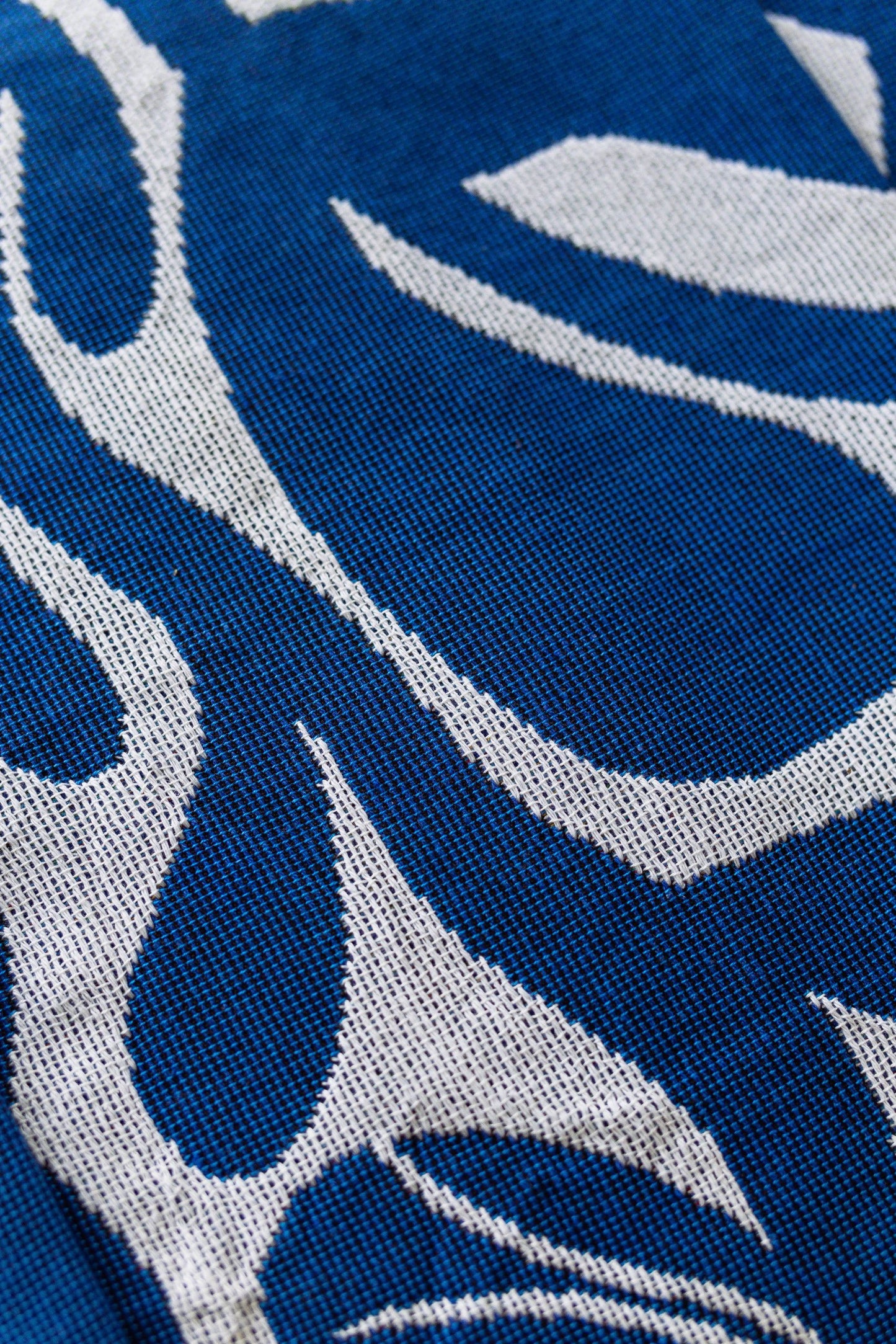 Bloom bed runner