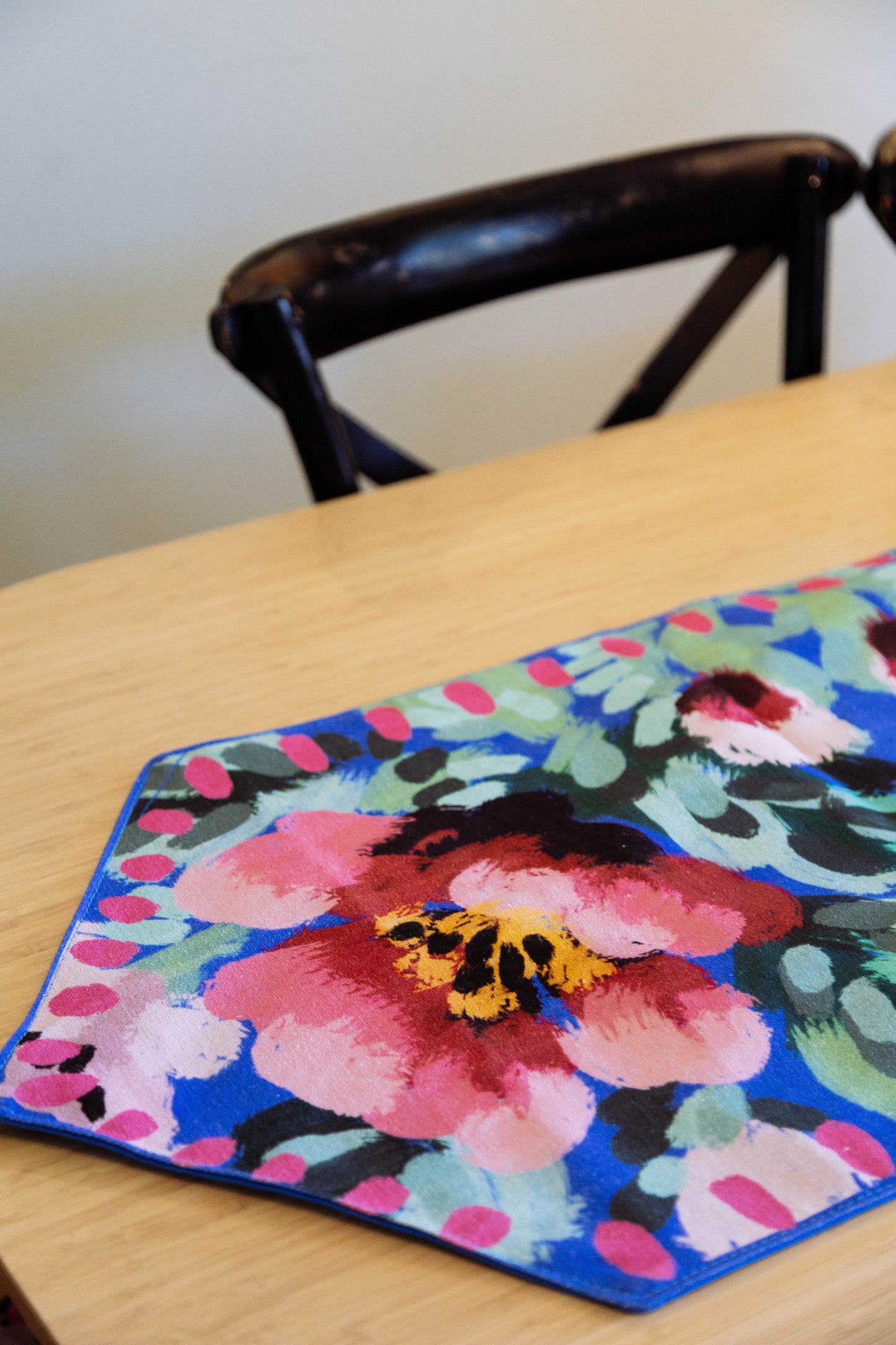 PRESALE TABLE RUNNER ROSES